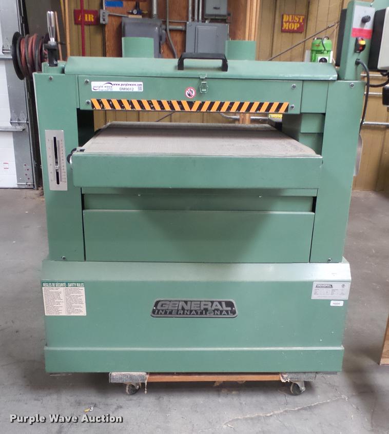 General International 15-250M1 sander 