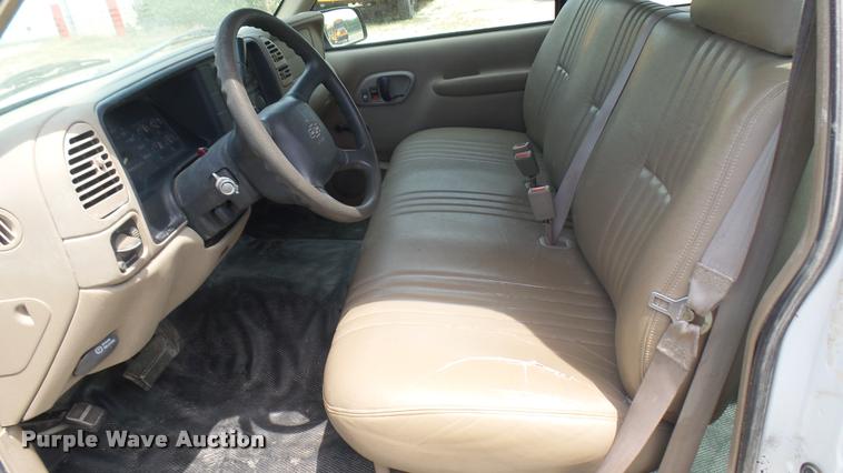 image for item DR9643 1999 Chevrolet Suburban C1500 SUV