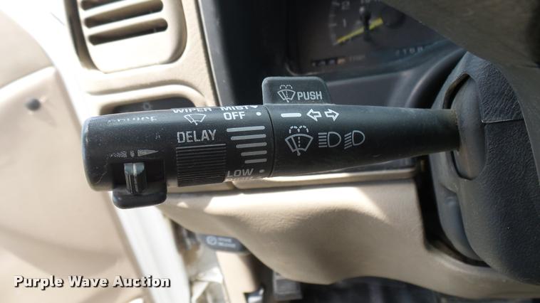 image for item DR9643 1999 Chevrolet Suburban C1500 SUV