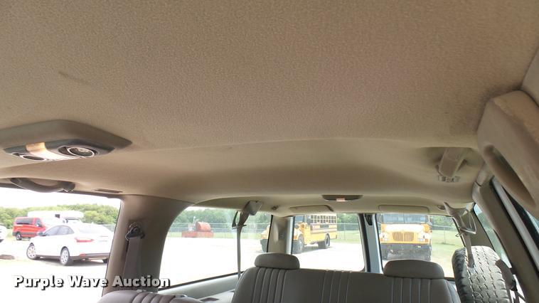 image for item DR9643 1999 Chevrolet Suburban C1500 SUV