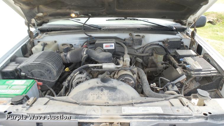 image for item DR9643 1999 Chevrolet Suburban C1500 SUV