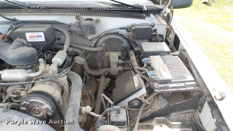 image for item DR9643 1999 Chevrolet Suburban C1500 SUV