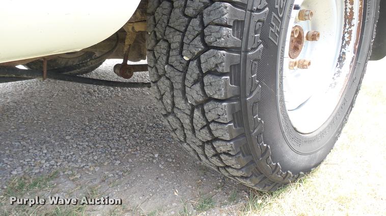 image for item DR9643 1999 Chevrolet Suburban C1500 SUV