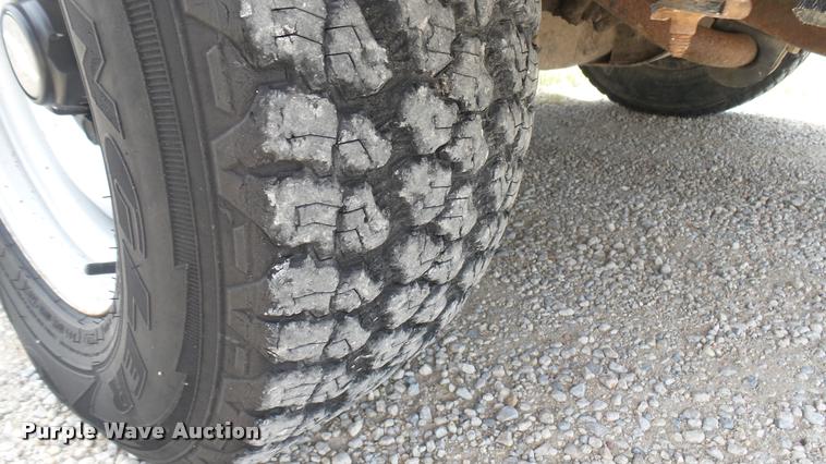 image for item DR9643 1999 Chevrolet Suburban C1500 SUV