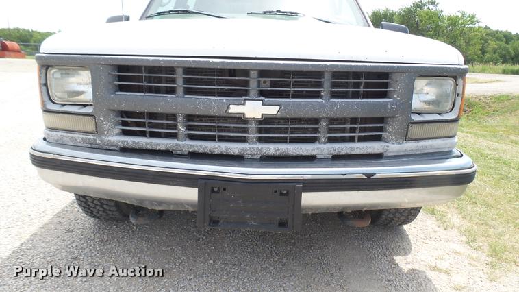 image for item DR9643 1999 Chevrolet Suburban C1500 SUV