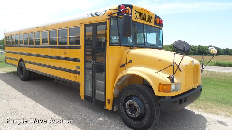 image for item DR9645 2004 International school bus