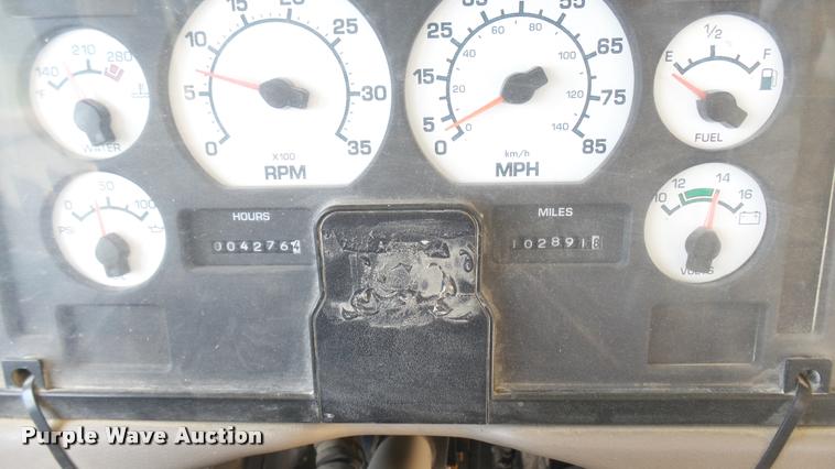 image for item DR9645 2004 International school bus