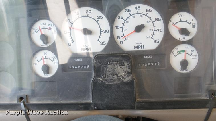 image for item DR9645 2004 International school bus