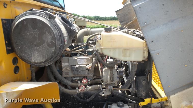 image for item DR9645 2004 International school bus