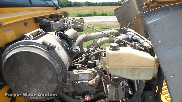 image for item DR9645 2004 International school bus