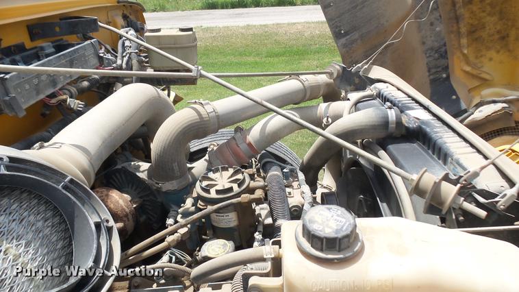 image for item DR9645 2004 International school bus