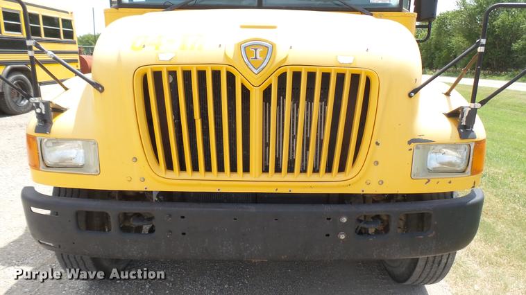 image for item DR9645 2004 International school bus