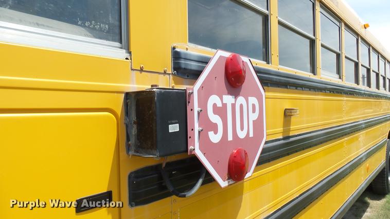 image for item DR9645 2004 International school bus