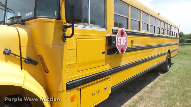 image for item DR9645 2004 International school bus