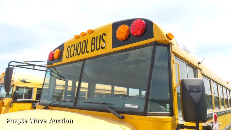 image for item DR9645 2004 International school bus