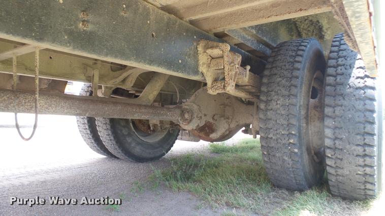 image for item DR9645 2004 International school bus