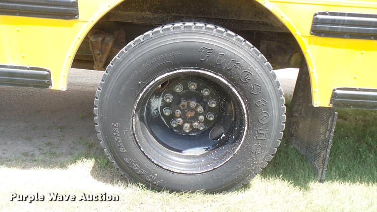 image for item DR9645 2004 International school bus