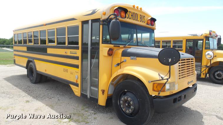 image for item DR9646 2003 International 3800 school bus