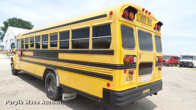 image for item DR9646 2003 International 3800 school bus
