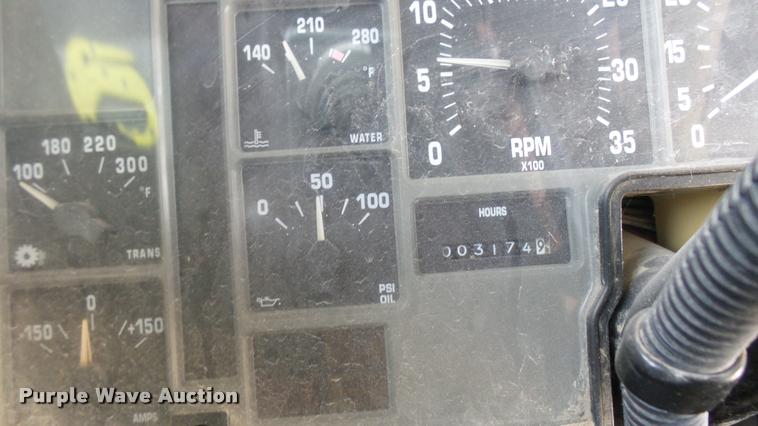 image for item DR9646 2003 International 3800 school bus