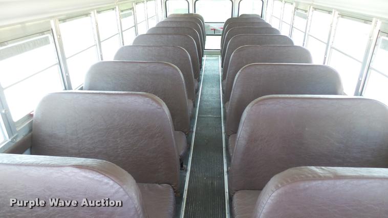 image for item DR9646 2003 International 3800 school bus