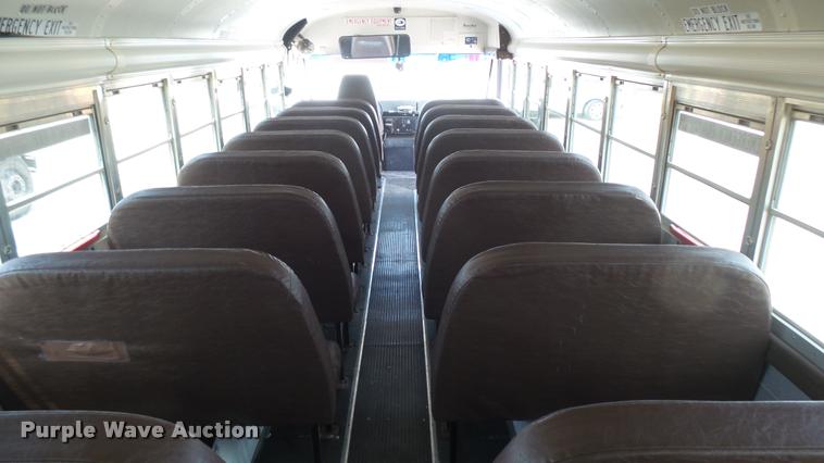 image for item DR9646 2003 International 3800 school bus