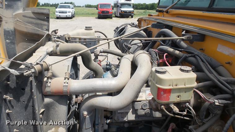 image for item DR9646 2003 International 3800 school bus