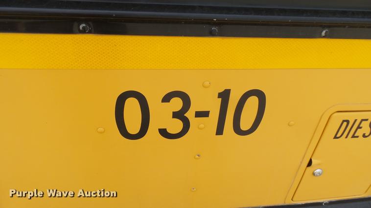 image for item DR9646 2003 International 3800 school bus