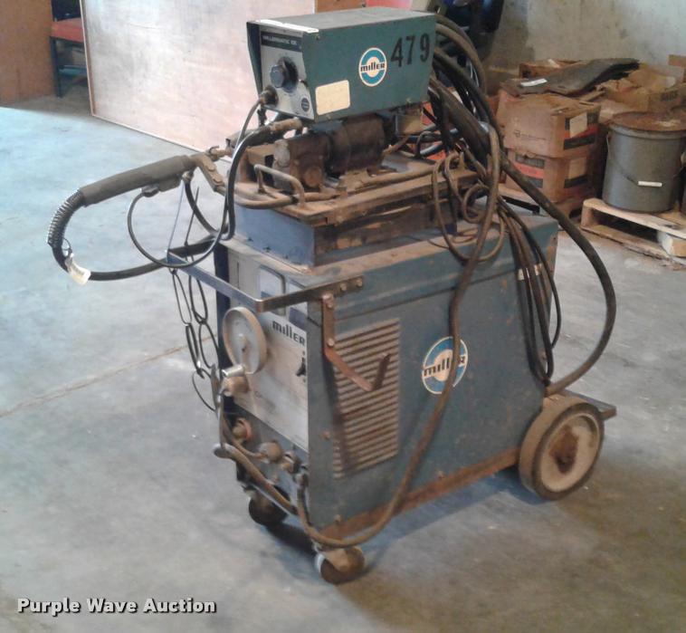 Miller CP200 arc welder in Salina, KS | Item DT9113 sold | Purple Wave