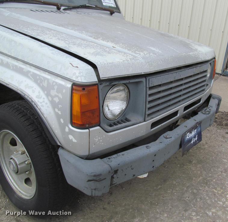 image for item J2567 1987 Dodge Raider SUV