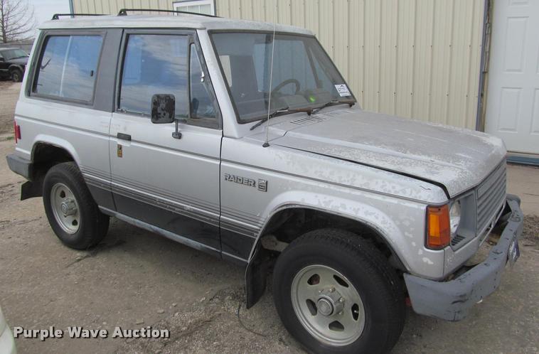 image for item J2567 1987 Dodge Raider SUV