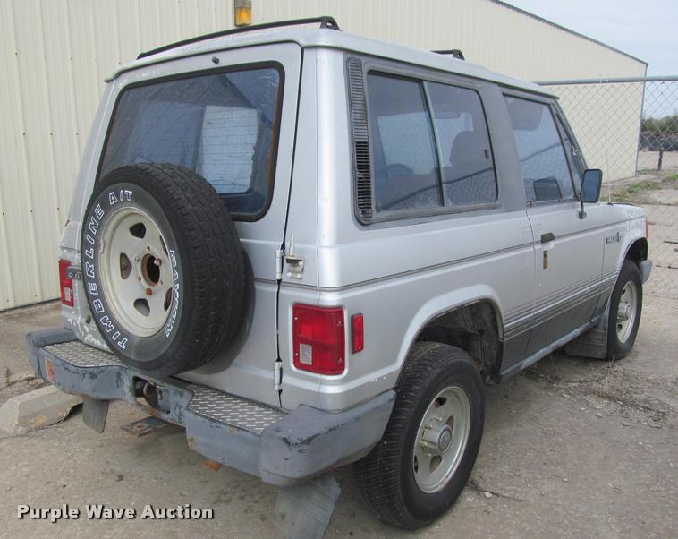 image for item J2567 1987 Dodge Raider SUV