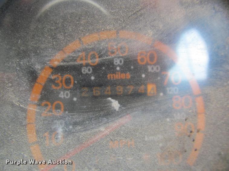 image for item J2567 1987 Dodge Raider SUV