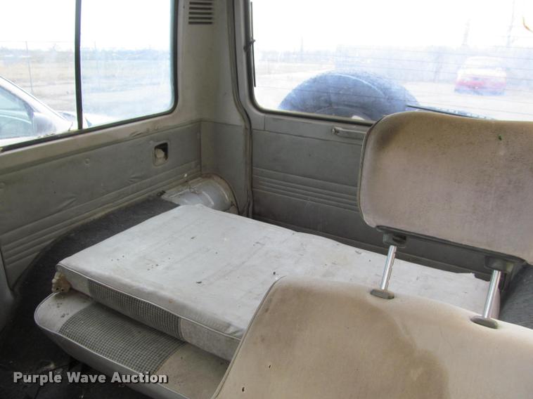 image for item J2567 1987 Dodge Raider SUV