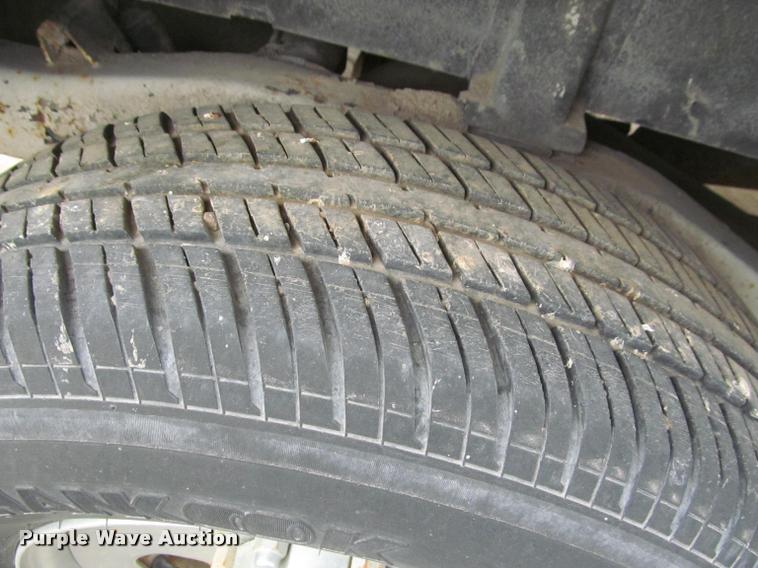 image for item J2567 1987 Dodge Raider SUV