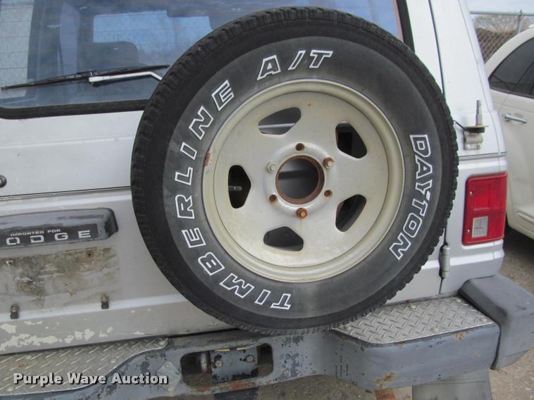 image for item J2567 1987 Dodge Raider SUV