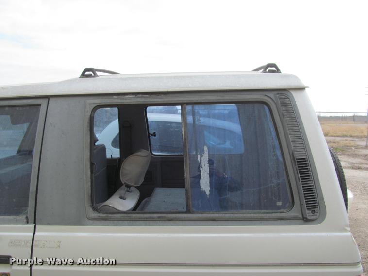 image for item J2567 1987 Dodge Raider SUV