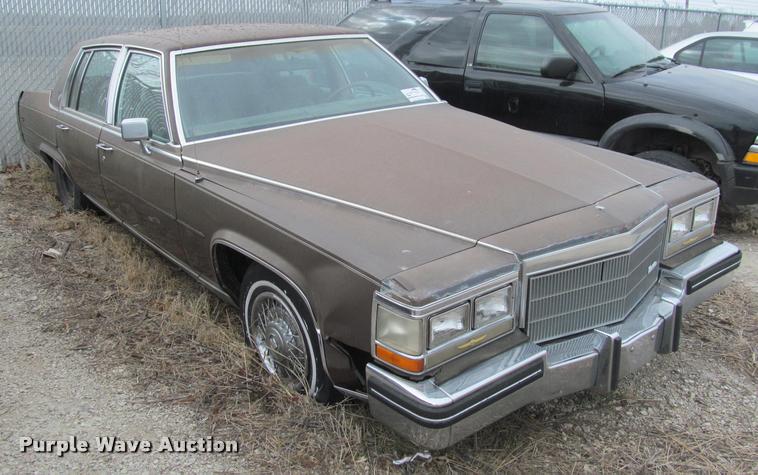 image for item J2570 1985 Cadillac Fleetwood Brougham