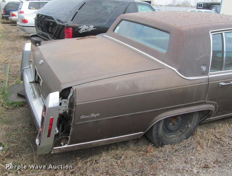 image for item J2570 1985 Cadillac Fleetwood Brougham