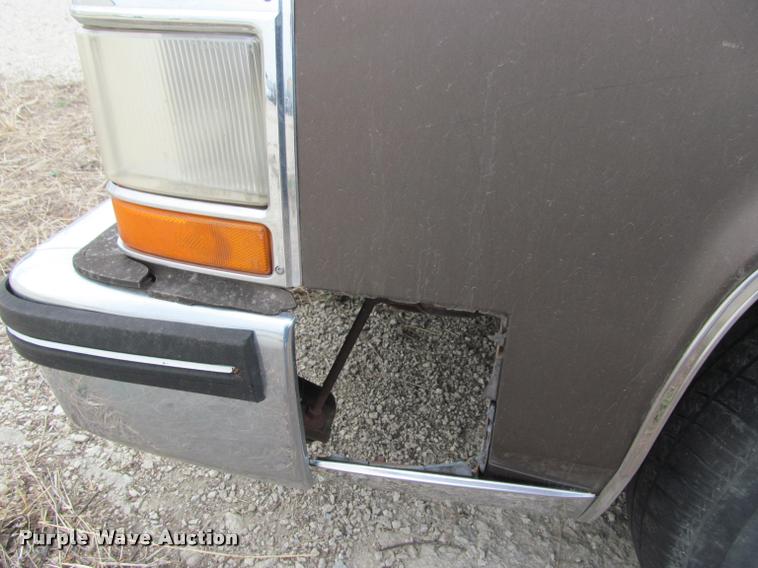 image for item J2570 1985 Cadillac Fleetwood Brougham