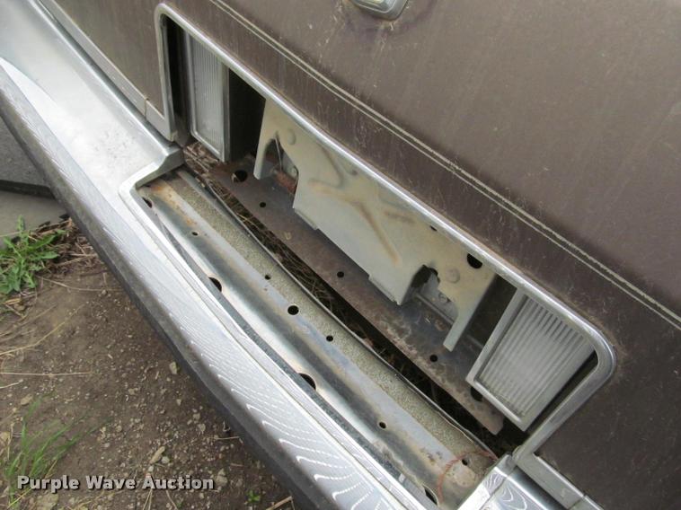 image for item J2570 1985 Cadillac Fleetwood Brougham