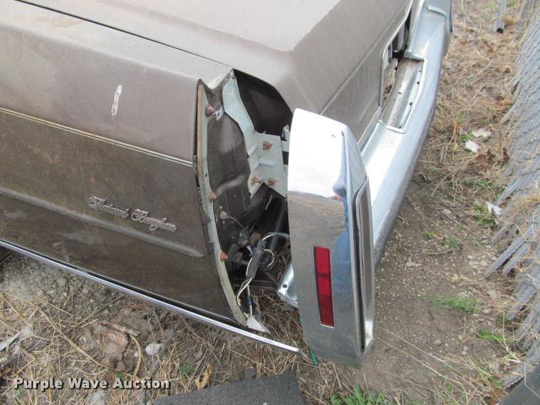 image for item J2570 1985 Cadillac Fleetwood Brougham