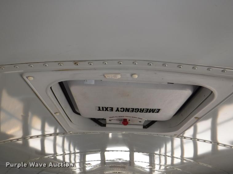 image for item K5944 1997 Ford B800 school bus