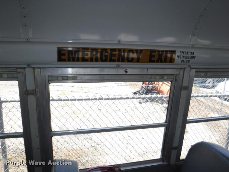 image for item K5944 1997 Ford B800 school bus