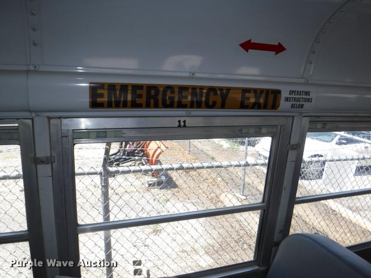 image for item K5944 1997 Ford B800 school bus