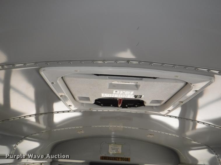 image for item K5944 1997 Ford B800 school bus