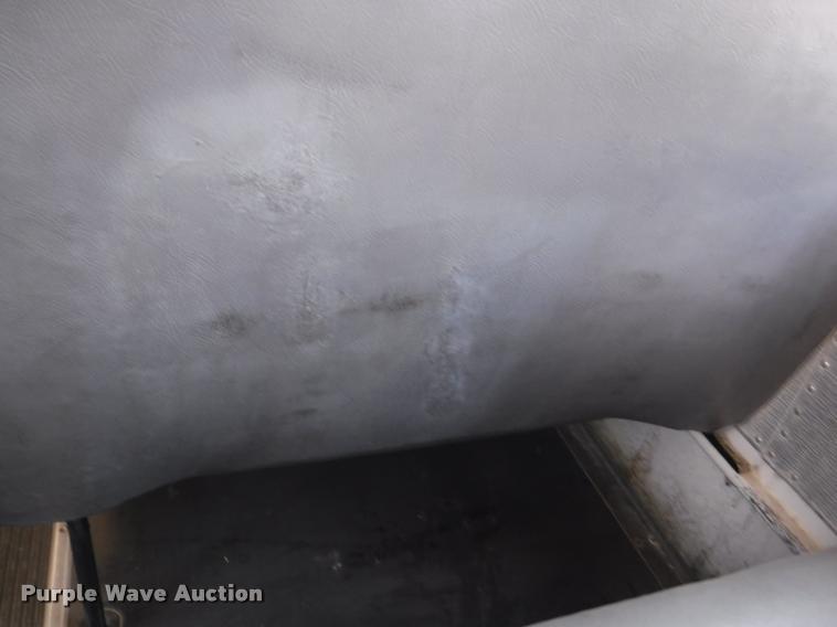 image for item K5944 1997 Ford B800 school bus