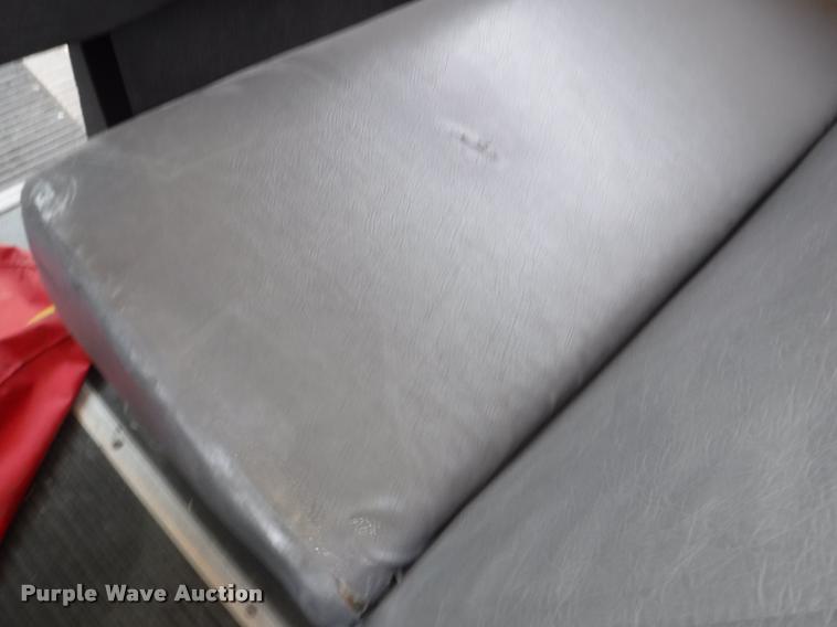 image for item K5944 1997 Ford B800 school bus