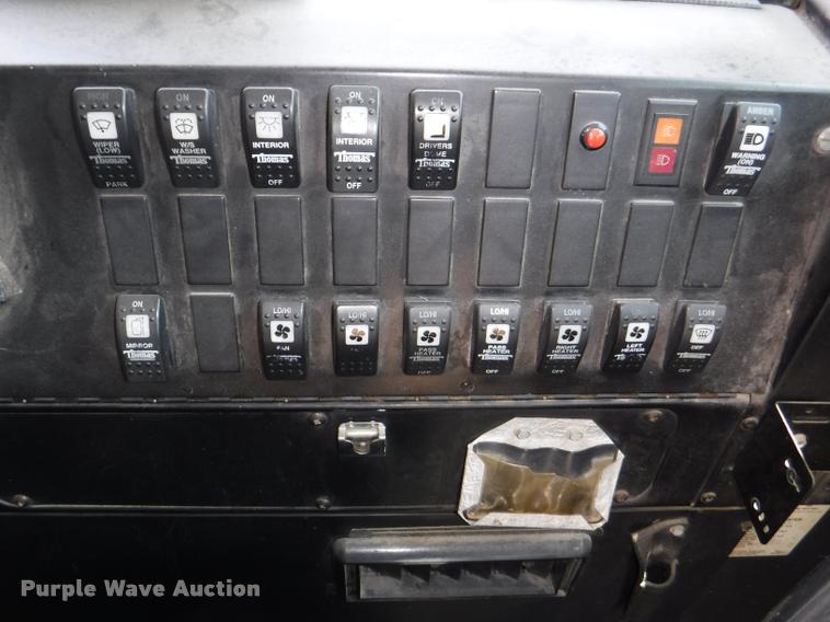 image for item K5944 1997 Ford B800 school bus