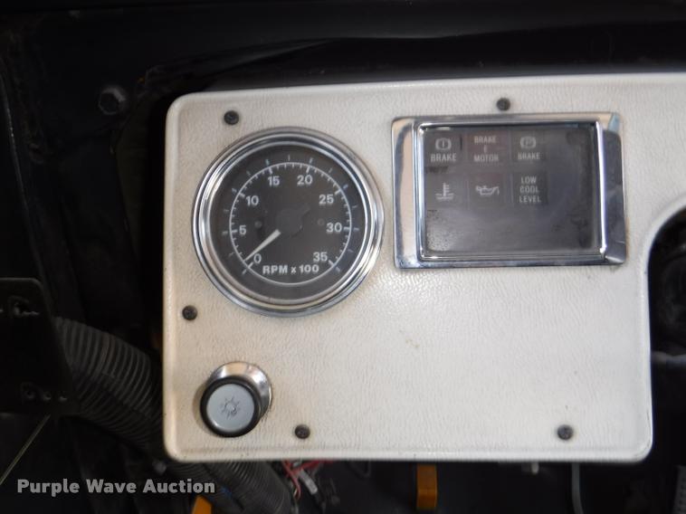 image for item K5944 1997 Ford B800 school bus